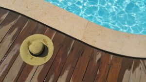 Sommersaison Ahoi: Den Pool aus dem Winterschlaf befreien